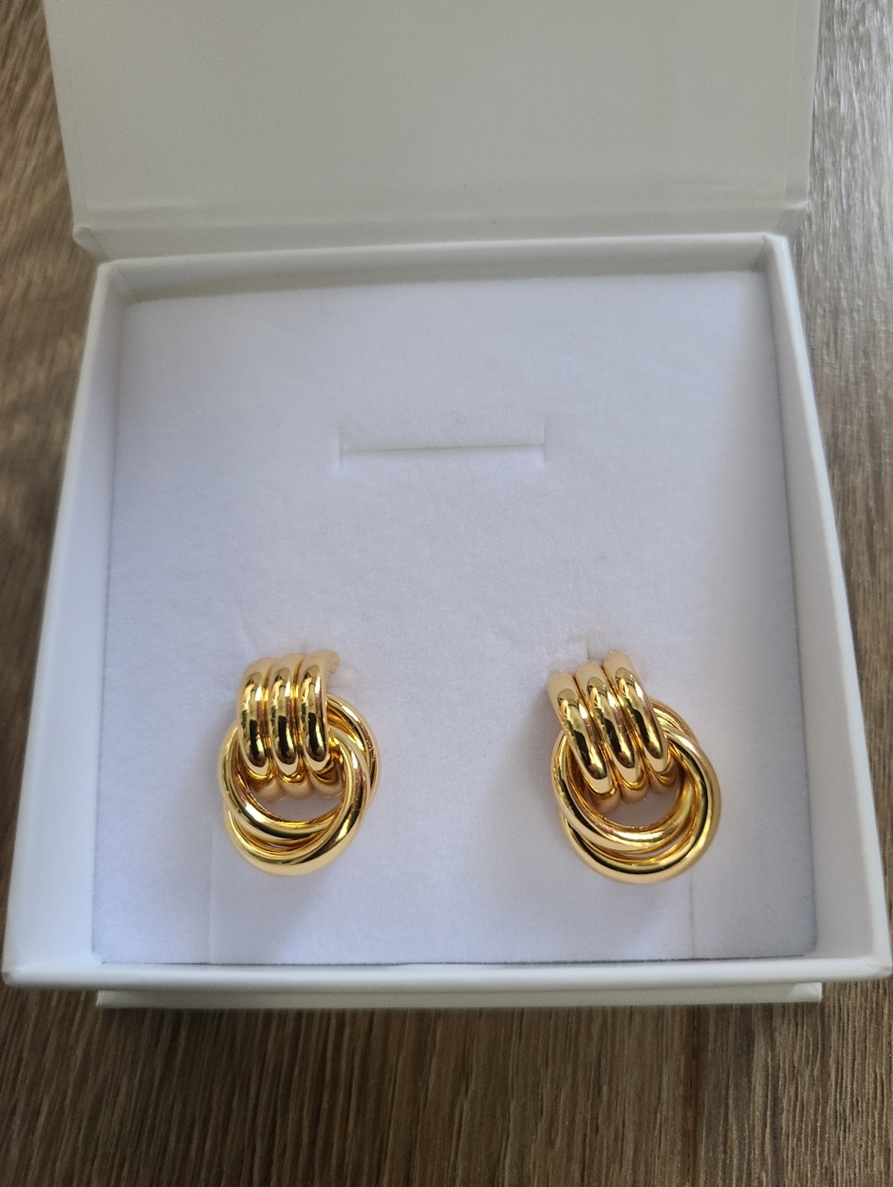 NIB Heaven Mayhem Baby Knot Earrings Gold